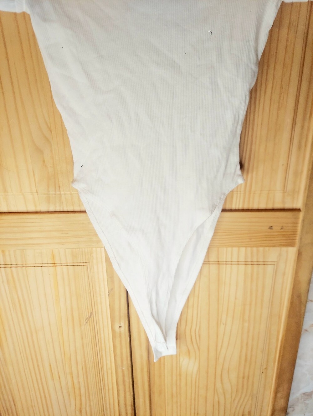Zara Ruffle Ribbed Bodysuit - Picture 4 of 12